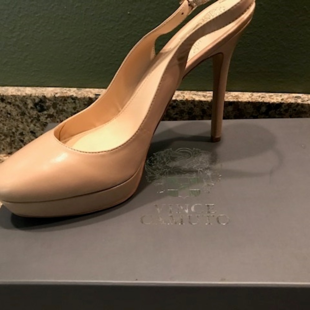 Heels - Picture 4 of 6